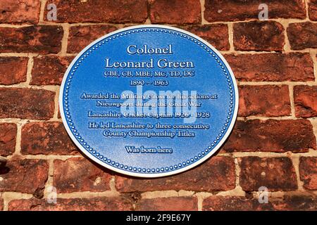 Plaque bleue du colonel Leonard Green. King Street, Whalley. Banque D'Images