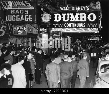 Création à New York le 23 octobre 1941 de WALT DISNEY'S. DUMBO 1941 réalisateurs Samuel Armstrong Norman Ferguson Wilfred Jackson Jack Kinney Bill Roberts Ben Sharpsteen et John Elliotte Walt Disney Productions / RKO radio Pictures Banque D'Images