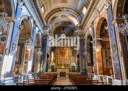 Santa Maria dans la via basilique intérieur de l'église à Rome, Italie Banque D'Images
