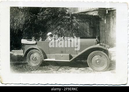 Voiture d'époque: Mercedes - Benz 8/38 hp et Stuttgart 200 / 260 - 1926-1936 Banque D'Images