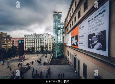 Madrid, Espagne - 23 octobre 2019 : vue extérieure du Musée Reina Sofia. Dédié à l'exposition d'art moderne et contemporain de Madrid, cait Banque D'Images