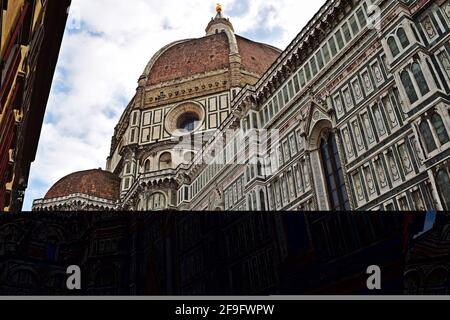 FLORENCE, ITALIE - 06 février 2016 : le dôme et la façade de la cathédrale Santa Maria del Fiore de Florence, Italie. Un point de repère majeur de la Renaissance A. Banque D'Images