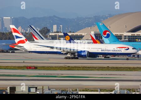 Los Angeles, États-Unis - 19. Février 2016 : Boeing 777-300 de British Airways à l'aéroport de Los Angeles (LAX) aux États-Unis. Boeing est un fabricant d'avions basé Banque D'Images