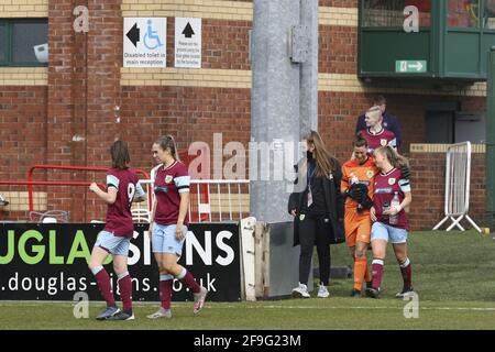 Leyland, Royaume-Uni. 18 avril 2021. Burnley pendant le quatrième match rond de la coupe féminine FA entre Burnley et Manchester United au terrain de la Lancashire FA, Royaume-Uni crédit: SPP Sport Press photo. /Alamy Live News Banque D'Images