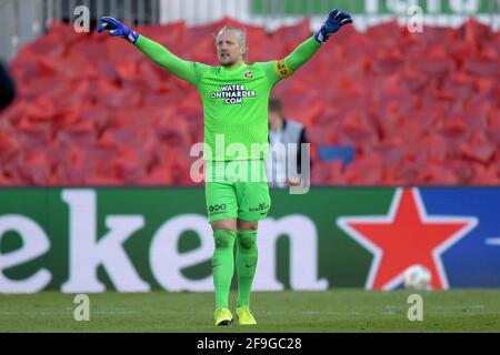 ROTTERDAM , PAYS-BAS - AVRIL 18 : gardien de but Remko Pasveer de vitesse lors du match final de la coupe hollandaise entre Ajax et vitesse à de Kuip sur Apri Banque D'Images