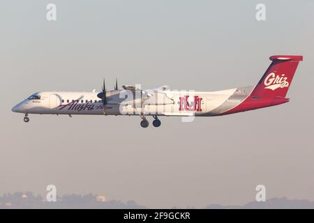 Los Angeles, États-Unis - 22. Février 2016 : Alaska Horizon Bombardier Dash 8 Q400 à l'aéroport de Los Angeles (LAX) aux États-Unis. Bombardier est un fabricant d'avions Banque D'Images