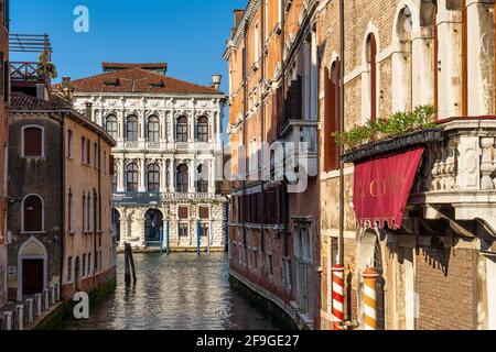 Vue de juin du Canal Rio di Noale à Venise, Italie en Europe Banque D'Images