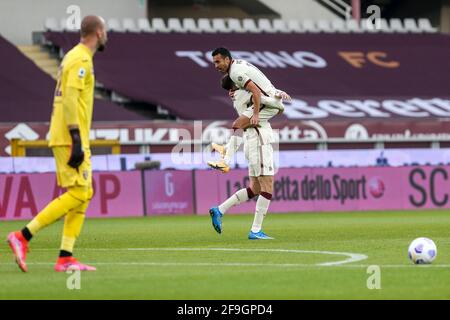 Borja Mayoral d'AS Roma fête avec ses coéquipiers après avoir obtenu son score Pendant la série UN match de football entre le Torino FC et COMME Roma à Olympic Grande Tor Banque D'Images