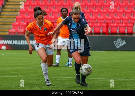 Cumbernauld, Royaume-Uni. 18 avril 2021. Motherwell Captain Gillian Inglis (#14) pendant la Scottish Building Society Scottish Women's Premier League 1 Fixture Glasgow City vs Motherwell FC, Broadwood Stadium, Cumbernauld, North Lanarkshire 18/04/2021 | Credit: Colin Poultney/Alay Live News Banque D'Images