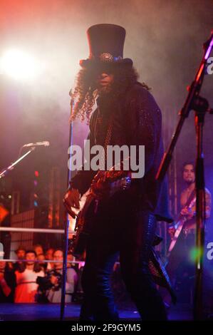 Slash of Camp Freddy se produit au lancement de la nouvelle PLAYSTATION 3, Best Buy West Hollywood, Los Angeles, CA, 16 novembre 2006. Banque D'Images