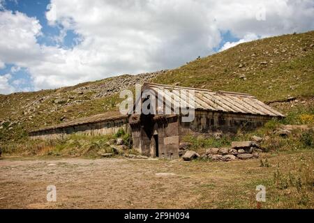 La Caravanserai de l'Orbélien dans la province de Vayots Dzor en Arménie Banque D'Images