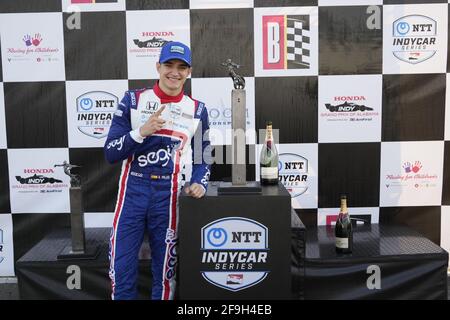 Birmingham, Alabama, États-Unis. 18 avril 2021. ALEX PALOU (10) de Barcelone, Espagne, remporte le Honda Indy Grand Prix d'Alabama au Barber Motorsports Park de Birmingham, Alabama. Credit: Walter G Arce SR Grindstone Medi/ASP/ZUMA Wire/Alay Live News Banque D'Images