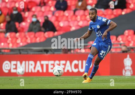 Londres, Royaume-Uni. 18 avril 2021. LONDRES, Royaume-Uni, AVRIL 18: Ricardo Pereira de Leicester City pendant la demi-finale de la coupe Emirates FA entre Leicester City et Southampton au stade Wembley, Londres, le 18 avril 2021 crédit: Action Foto Sport/Alay Live News Banque D'Images