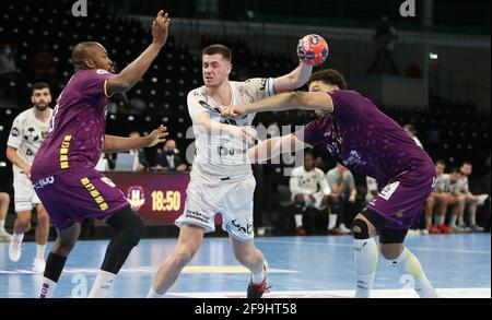 Gabin Martinez de Dunkerque HGL et Rock Feliho, Theo Monar de HBC Nantes pendant le championnat français, Lidl Starligue handball match entre HBC Nantes et Dunkerque HGL le 18 avril 2021 à H Arena à Nantes, France - photo Laurent Lairys / DPPI Banque D'Images