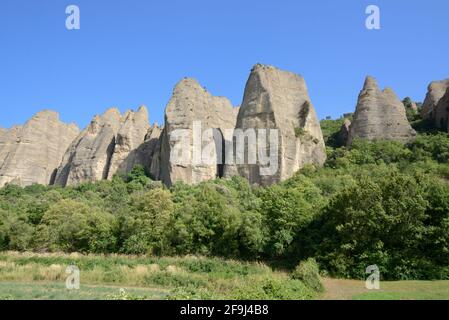 Les rochers Penitent ou la formation de roches les Mées Alpes-de-haute-Provence Provence Provence France Banque D'Images