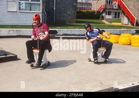 Courses de toilette au Kerrang ! Weekender 2003 , Pontins, Camber Sands, Rye, West Sussex, Angleterre, Royaume-Uni. Banque D'Images