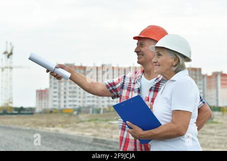 Portrait d'un couple senior sur le chantier Banque D'Images