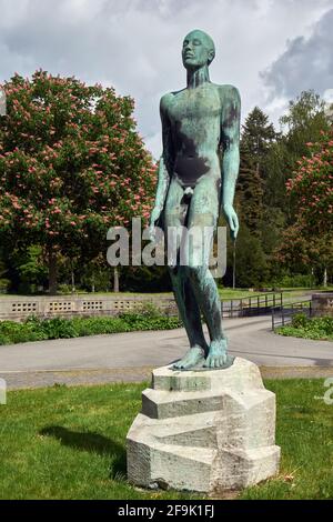 Statue des Adam, aus Bronze, von Georg Kolbe, Hauptfriedhof, Francfort-sur-le-main, Hessen, Allemagne Banque D'Images