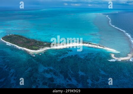 AERIAL of Half Moon Caye - une île protégée, faisant partie de l'atoll de la barrière de corail du Belize site du patrimoine mondial du système de réserve de la barrière de corail, Belize Banque D'Images