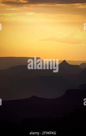 Grand Canyon. Arizona États-Unis. Coucher de soleil sur le plateau sud Banque D'Images
