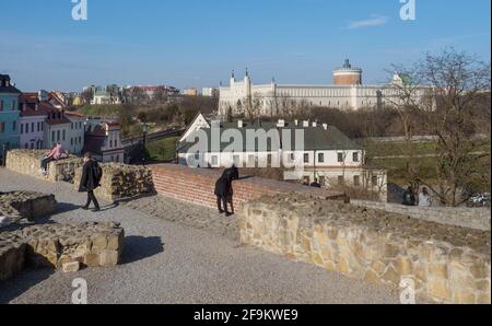 Vue de la place du po Farze au château royal de Lublin au printemps Banque D'Images