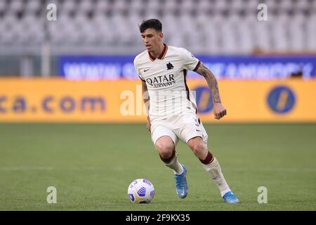 Turin, Italie, le 18 avril 2021. Roger Ibanez d'AS Roma pendant la série UN match au Stadio Grande Torino, Turin. Le crédit photo devrait se lire: Jonathan Moscrop / Sportimage Banque D'Images