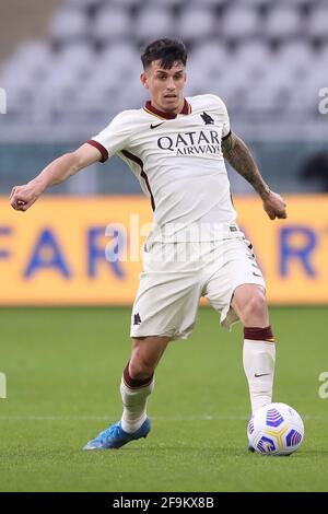 Turin, Italie, le 18 avril 2021. Roger Ibanez d'AS Roma pendant la série UN match au Stadio Grande Torino, Turin. Le crédit photo devrait se lire: Jonathan Moscrop / Sportimage Banque D'Images