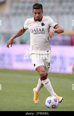 Turin, Italie, le 18 avril 2021. Bruno Peres d'AS Roma pendant la série UN match au Stadio Grande Torino, Turin. Le crédit photo devrait se lire: Jonathan Moscrop / Sportimage Banque D'Images