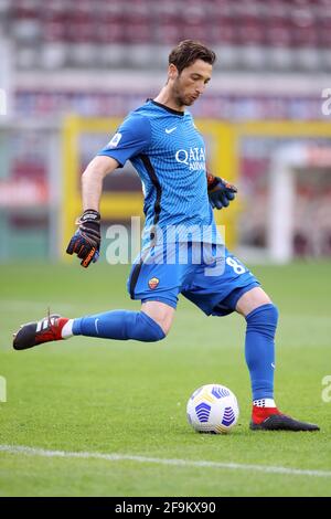 Turin, Italie, le 18 avril 2021. Antonio Mirante d'AS Roma pendant la série UN match au Stadio Grande Torino, Turin. Le crédit photo devrait se lire: Jonathan Moscrop / Sportimage Banque D'Images