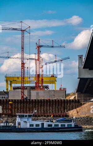 Nouvelle construction du pont autoroutier de Neuenkamp sur l'A40, sur le Rhin près de Duisburg, construction des jetées du pont, le nouveau pont est Banque D'Images