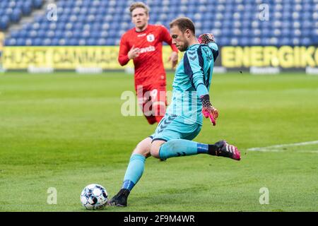 Brondby, Danemark. 18 avril 2021. Marvin Schwabe (1) de Brondby SI vu pendant le match 3F Superliga entre FC Brondby IF et Aarhus GF Brondby Stadion dans Brondby. (Crédit photo : Gonzales photo/Alamy Live News Banque D'Images