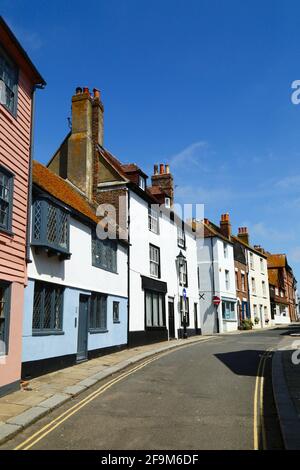 Maisons historiques pittoresques dans All Saints Street dans la vieille ville, Hastings, East Sussex, Angleterre Banque D'Images