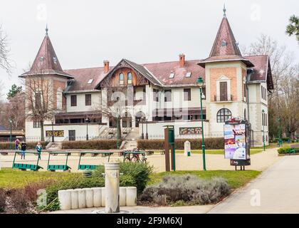 Hullam Hotel a été ouvert en 1894. L'hôtel est situé sur les rives du Lac Balaton à Keszthely, Zala County, Western Transdanubia, Hongrie, Europe Banque D'Images