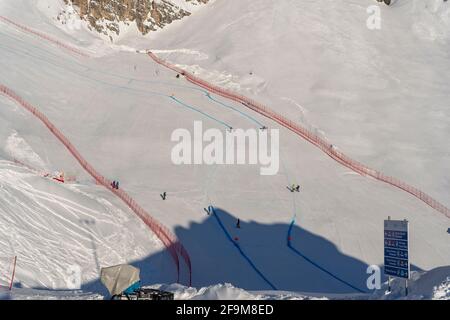 Cortina d'Ampezzo, Italie 14 février 2021: Une vue générale pendant les CHAMPIONNATS DU MONDE DE SKI alpin FIS 2021 descente masculine sur le parcours de Vertigine à Banque D'Images