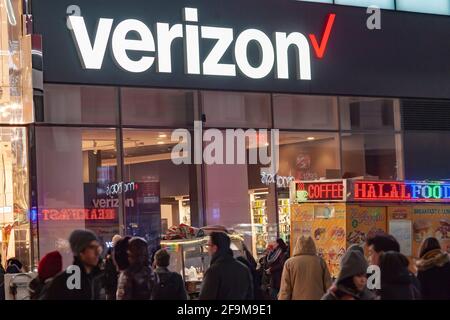 New York, États-Unis. 15 janvier 2019. Un magasin Verizon Wireless dans le quartier de Herald Square à New York le mardi 15 janvier 2019. (Photo de Richard B. Levine) crédit: SIPA USA/Alay Live News Banque D'Images