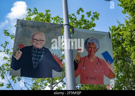 Barcelone, Espagne. 19 avril 2021. Des affiches de la campagne d'information municipale pour célébrer le jour de Sant Jordi sont vues à Passeig de Gràcia.les librairies de Barcelone sont préparées pour le festival traditionnel de la Journée de Sant Jordi ou la Journée internationale du livre du 23 avril, Qui cette année sera touchée par les restrictions de capacité dues à la pandémie de Covid. (Photo par Paco Freire/SOPA Images/Sipa USA) crédit: SIPA USA/Alay Live News Banque D'Images