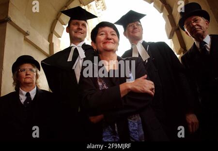 LE NOUVEAU VICE-CHANCELIER DE L'UNIVERSITÉ DE CAMBRIDGE, LE PROF ALISON RICHARD, A ÉTÉ REMPLACÉ PAR LES PROCTEURS DE L'UNIVERSITÉ. 4/12/02 PILSTON Banque D'Images