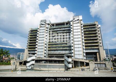 Medellín, Antioquia / Colombie - 23 février 2021. Le bâtiment intelligent des sociétés publiques de Medellín ou simplement le bâtiment EPM est l'adminis Banque D'Images