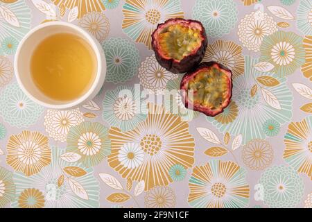 Boisson Kombucha avec des ingrédients naturels Banque D'Images