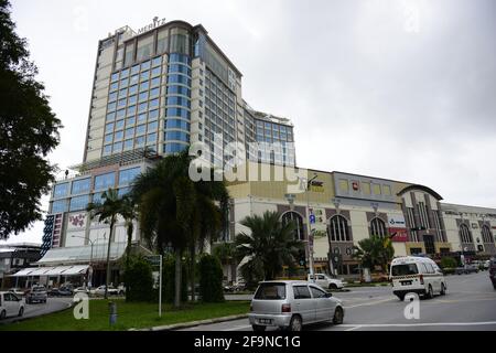 Bintang Megamall et l'hôtel Meritz à Miri, en Malaisie. Banque D'Images