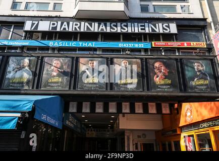 LES AFFICHES DES CINÉMAS DE PARIS PRÉSENTENT DES HÉROS DU VERROUILLAGE Banque D'Images