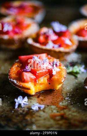 Fraises et sirops de lilas Banque D'Images