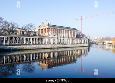 vue sur le célèbre pergamonmuseum situé sur l'île des musées à berlin. Banque D'Images