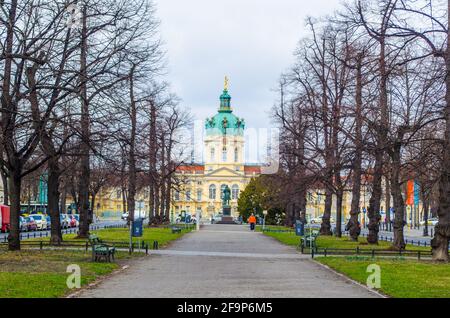 vue sur le merveilleux palais de charlottenburg à berlin. Banque D'Images