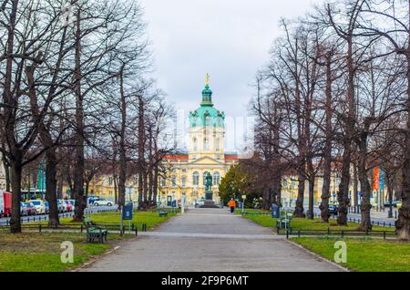 vue sur le merveilleux palais de charlottenburg à berlin. Banque D'Images