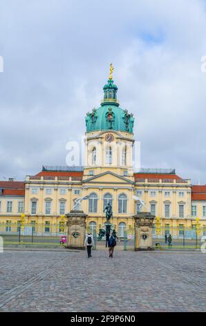 vue sur le merveilleux palais de charlottenburg à berlin. Banque D'Images