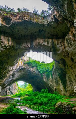 Grotte de Devetashka en Bulgarie, près de Lovech Banque D'Images