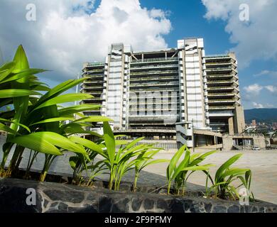 Medellín, Antioquia / Colombie - 23 février 2021. Le bâtiment intelligent des sociétés publiques de Medellín ou simplement le bâtiment EPM est l'adminis Banque D'Images