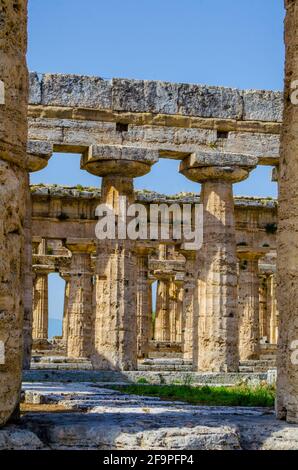 Vue détaillée du temple de Nettuno situé dans la ruine antique Complexe à Paestum Banque D'Images