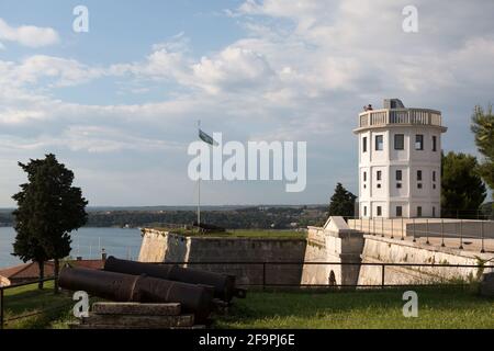 20.05.2016, Pula, Istrie, Croatie - la forteresse de 1630 sur la plus haute colline, aujourd'hui le siège du Musée historique et maritime de l'Istrie. 00A160 Banque D'Images